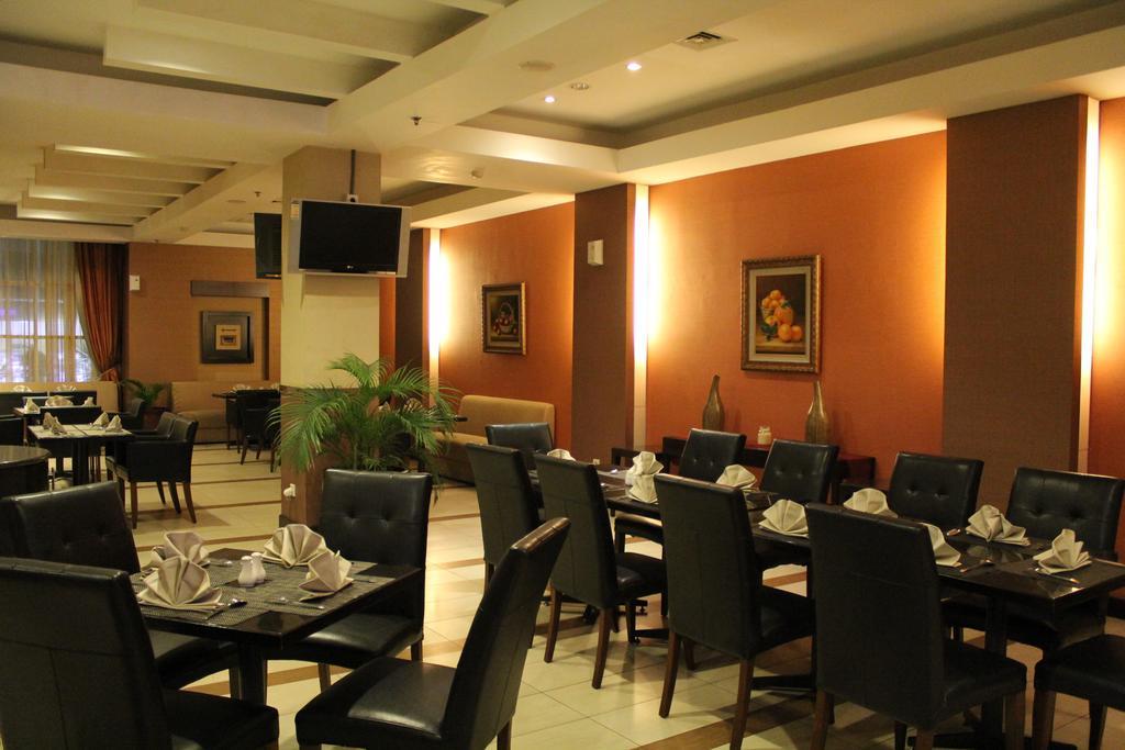 Grage Hotel Cirebon Bagian luar foto
