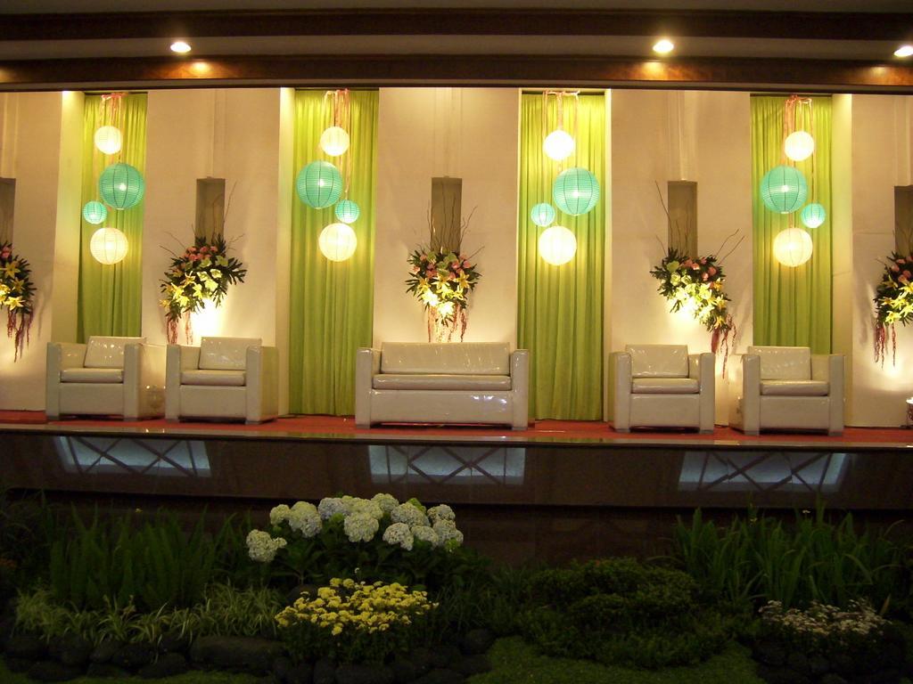 Grage Hotel Cirebon Bagian luar foto