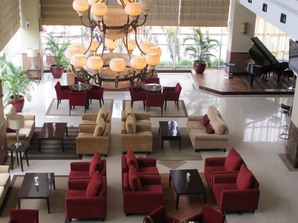 Grage Hotel Cirebon Bagian luar foto