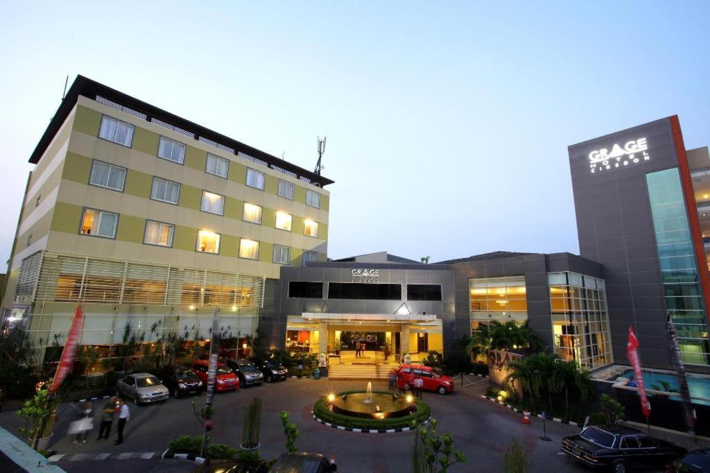Grage Hotel Cirebon Bagian luar foto