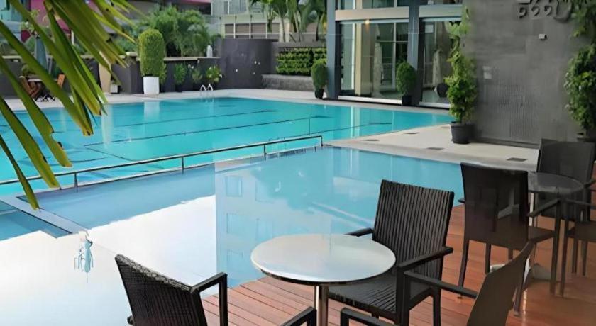 Grage Hotel Cirebon Bagian luar foto
