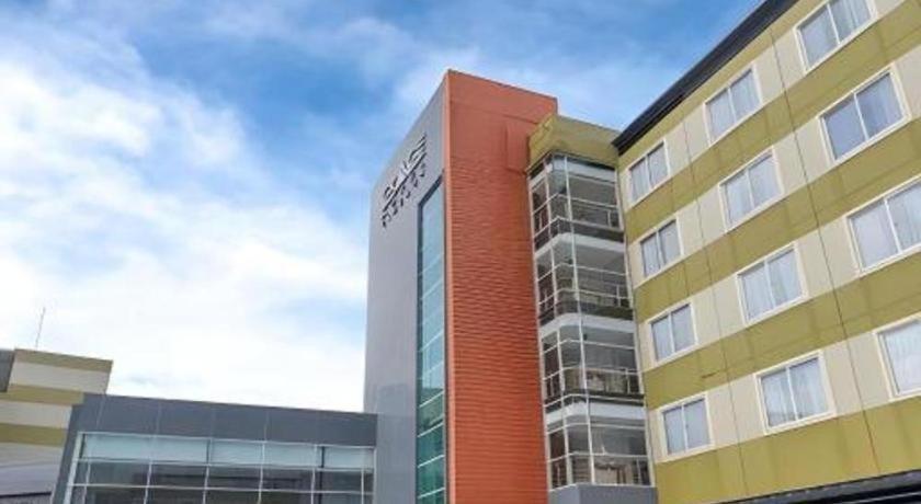 Grage Hotel Cirebon Bagian luar foto