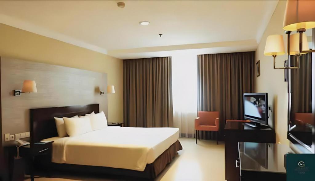 Grage Hotel Cirebon Bagian luar foto
