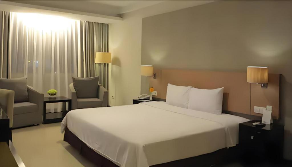 Grage Hotel Cirebon Bagian luar foto