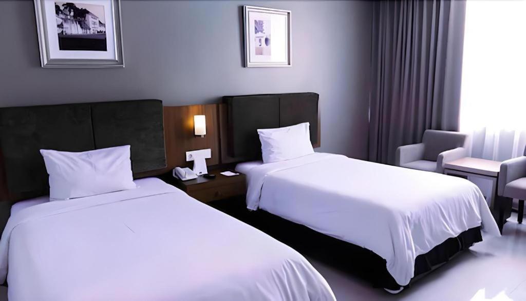 Grage Hotel Cirebon Bagian luar foto
