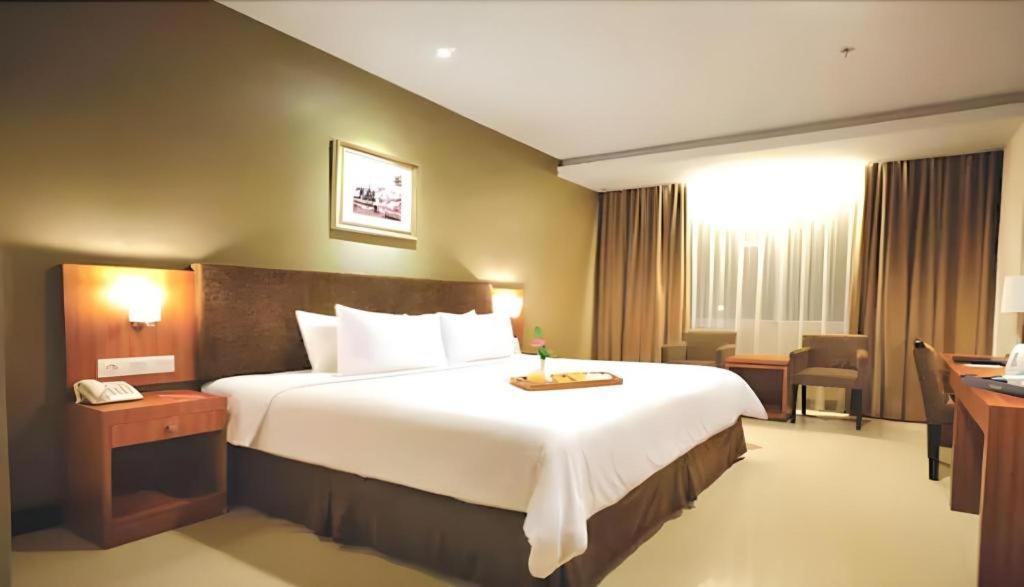 Grage Hotel Cirebon Bagian luar foto