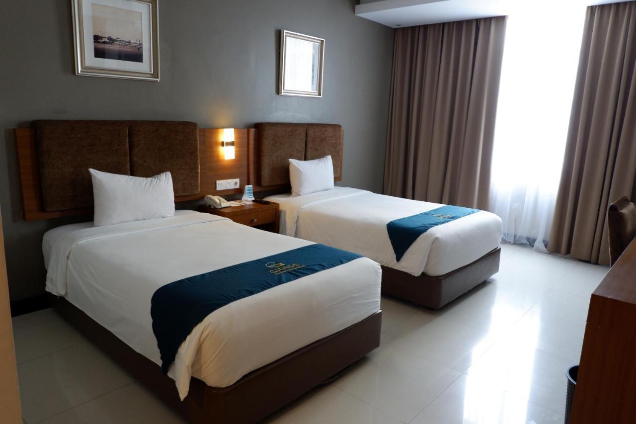 Grage Hotel Cirebon Bagian luar foto