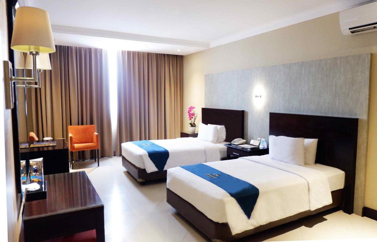Grage Hotel Cirebon Bagian luar foto